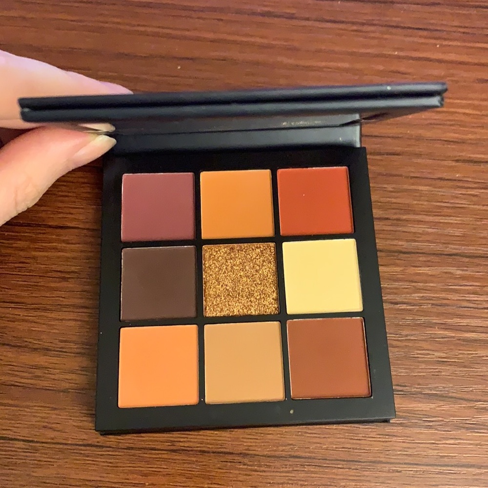 Huda beauty eyeshadow palette Warm Brown